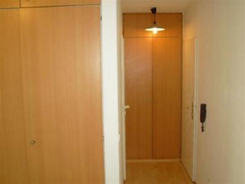 Frankfurt Apartment zentral an A66 / A5 / A648 / Gewerbegebiet Eschborn gelegen mit Balkon von privat zu verkaufen Wohnung kaufen