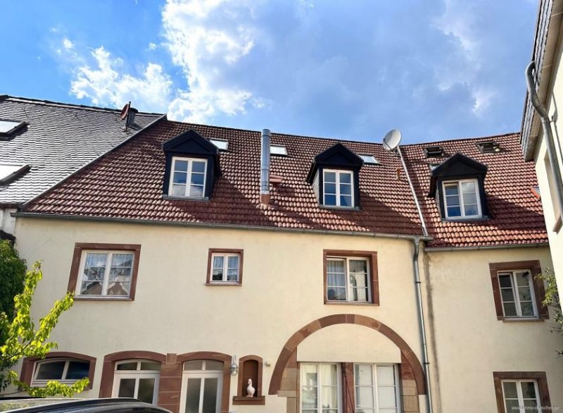 Saarbrücken Charmante Maisonette-Dachwohnung direkt am St. Arnualer Markt Wohnung kaufen