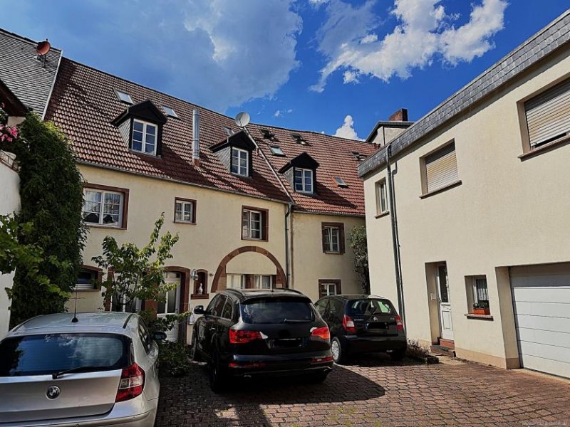 Saarbrücken Ruhige 2 ZKB Wohnung direkt am St. Arnualer Markt Wohnung kaufen