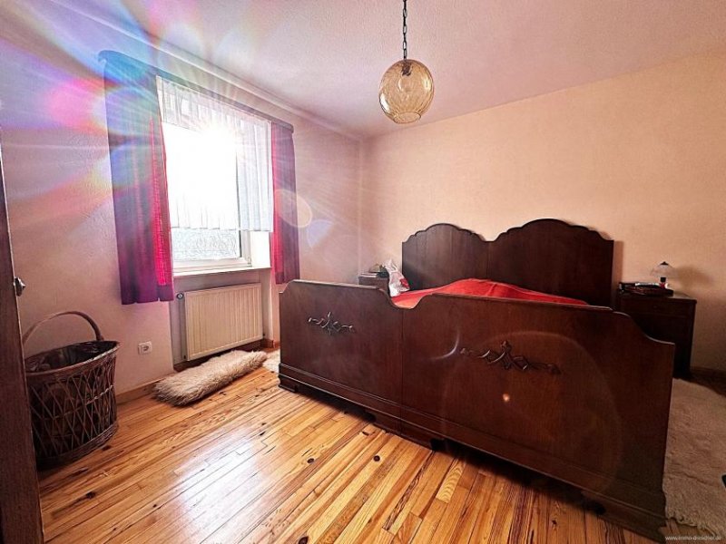 Saarbrücken Gepflegtes Zweifamilienhaus mit Garage und Garten in Schafbrücke Haus kaufen