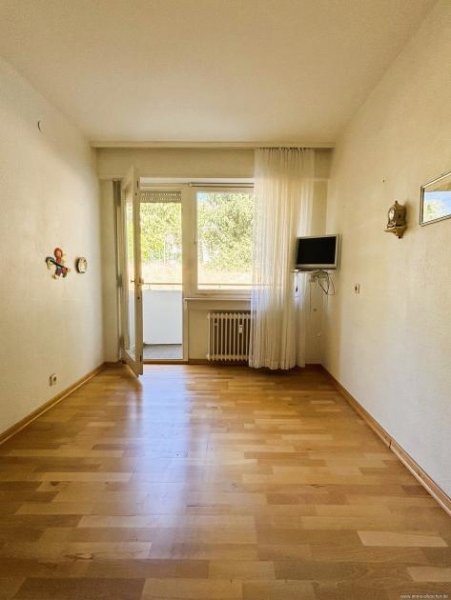 Saarbrücken Ihre hochwertige 3 - 4 Zimmer Wohnung mit 2 Balkons und Einzelgarage am Rotenbühl Wohnung kaufen