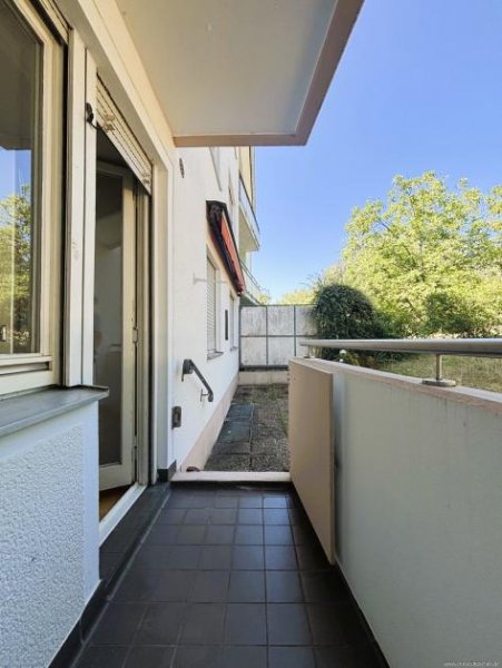 Saarbrücken Ihre hochwertige 3 - 4 Zimmer Wohnung mit 2 Balkons und Einzelgarage am Rotenbühl Wohnung kaufen