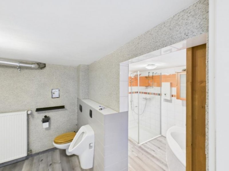 Saarbrücken Ein Ort zum Bleiben – saniertes Einfamilienhaus mit großem Garten in Altenkessel! Haus kaufen