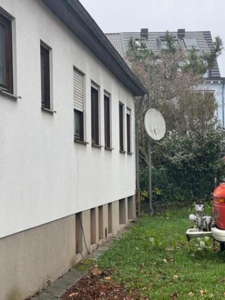 Saarbrücken KAPITALANLAGE - MFH - Mehrgenerationenhaus - RENDITE - Gewerbemöglichkeiten mit Kühlräumen Haus kaufen
