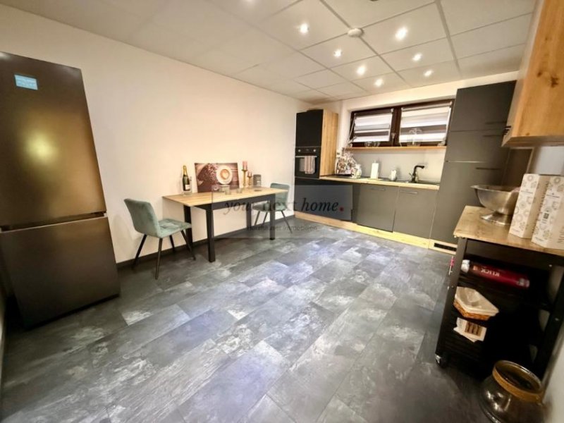 Saarbrücken Schönes Ein-bis Zweifamilienhaus auf ca. 295 m² im Grünen mit Außenpool - Einliegerwohnung möglich Haus kaufen