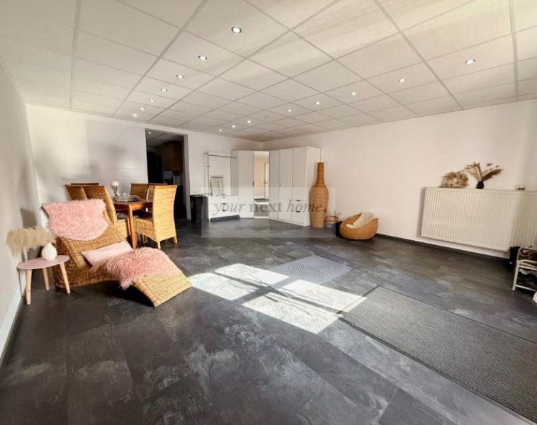 Saarbrücken Schönes Ein-bis Zweifamilienhaus auf ca. 295 m² im Grünen mit Außenpool - Einliegerwohnung möglich Haus kaufen