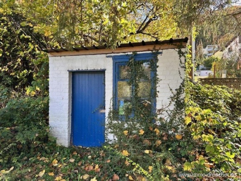 Saarbrücken Gemütliches Zweifamilienhaus mit Garten und viel Potential in Scheidt Haus kaufen