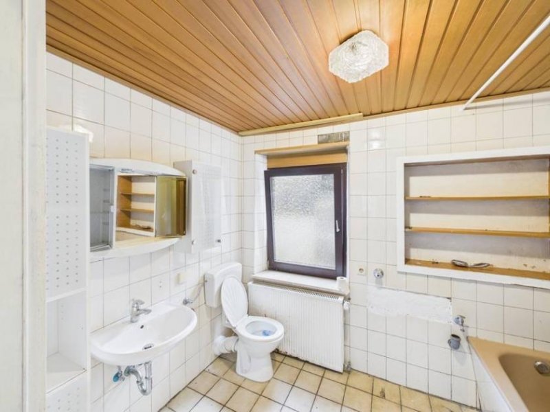 Bous Solides Mehrgenerationenhaus mit Terrasse, 2 Garagen und ca. 172 m² Wohnfläche in Bous! Haus kaufen