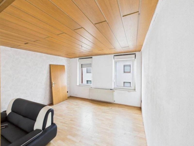 Bous Solides Mehrgenerationenhaus mit Terrasse, 2 Garagen und ca. 172 m² Wohnfläche in Bous! Haus kaufen