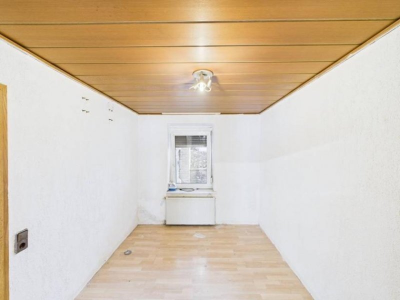 Bous Solides Mehrgenerationenhaus mit Terrasse, 2 Garagen und ca. 172 m² Wohnfläche in Bous! Haus kaufen