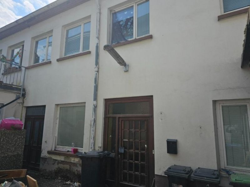 Blieskastel Sanierer aufgepasst !! 2 1/2 Mehrfamilienhäuser mit Nebengebäude zum Schnäppchenpreis ! Haus kaufen