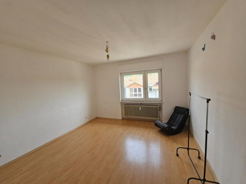 Blieskastel Sanierer aufgepasst !! 2 1/2 Mehrfamilienhäuser mit Nebengebäude zum Schnäppchenpreis ! Haus kaufen