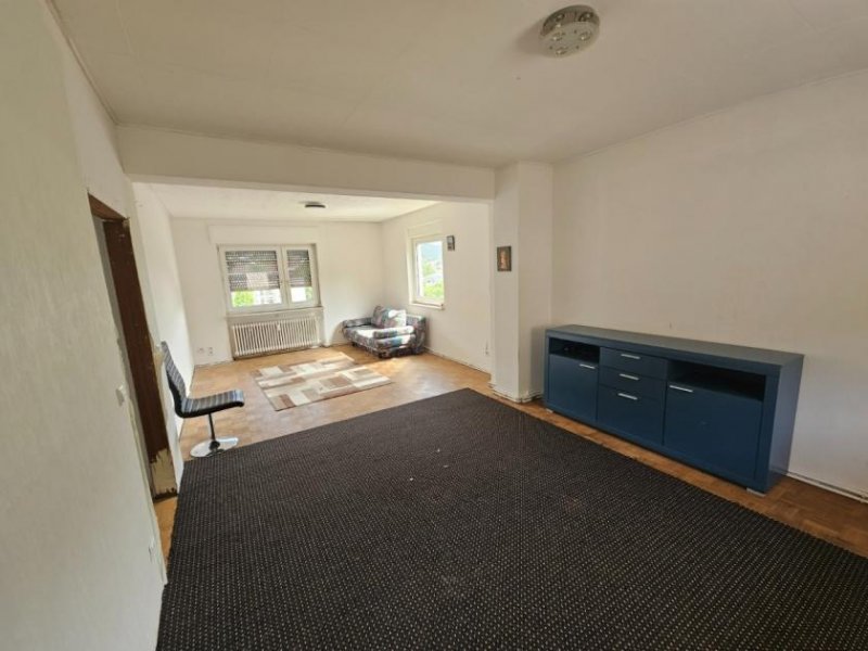 Blieskastel Sanierer aufgepasst !! 2 1/2 Mehrfamilienhäuser mit Nebengebäude zum Schnäppchenpreis ! Haus kaufen