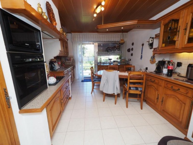 Battweiler Preis Korrektur-2 FH mit toller Aussicht, gr. Garten, 2 Garagen & PV-Anlage in Battweiler(AW162) Haus kaufen