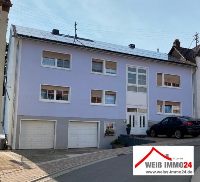 Battweiler Schönes 2 FH mit wundervoller Aussicht, 2 Garagen, gr. Garten, PV-Anlage, in Battweiler (AW162) Haus kaufen