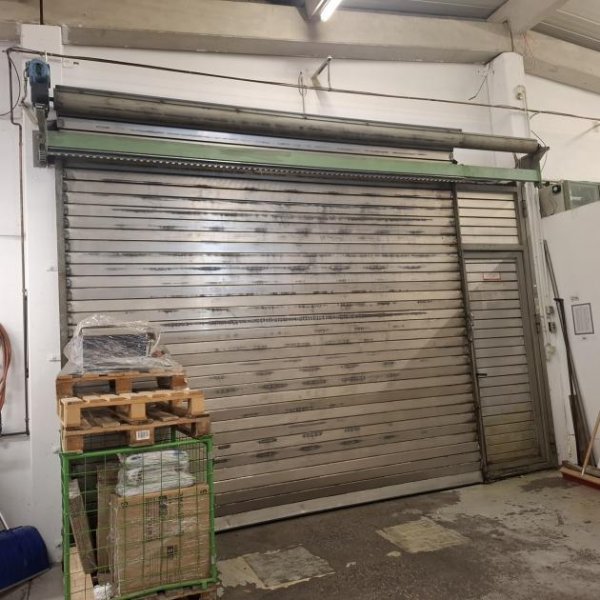 Neunkirchen Sehr saubere Gewerbehalle mit Reinraum Gewerbe kaufen