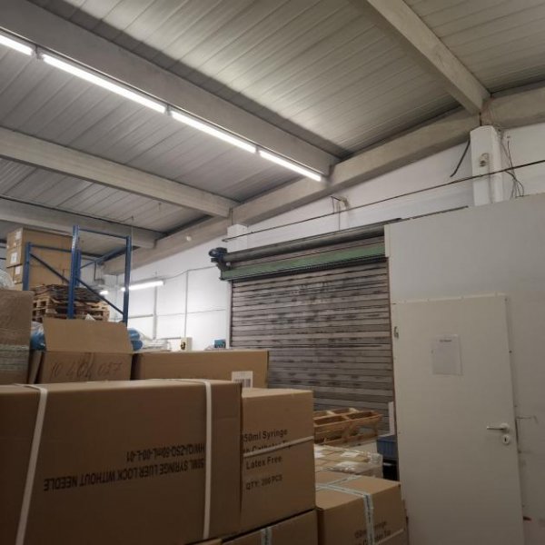 Neunkirchen Sehr saubere Gewerbehalle mit Reinraum Gewerbe kaufen