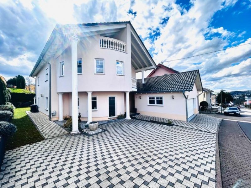 Ottweiler Architektonisches Meisterwerk in Ottweiler – Exklusive Villa mit 9 Zimmern & 200 m² Wohntraum! Haus kaufen