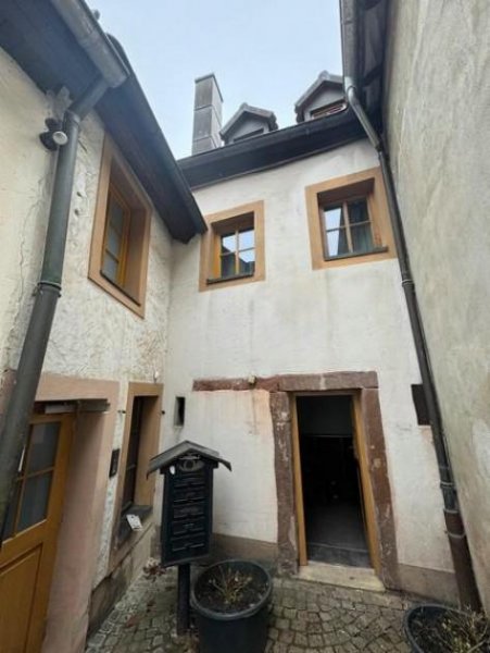 Ottweiler Zinshaus - Lokal mit zus. 4 WE an besonderer Lage - KAPITALANLAGE - sichere Rendite! Denkmal! Haus kaufen