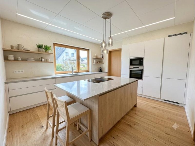 Schiffweiler Doppelhaushälfte auf ca. 140 m² Wohnfläche mit großem Grundstück in Schiffweiler Haus kaufen