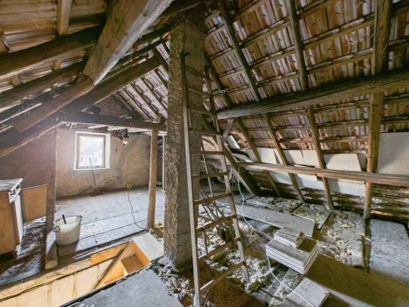 Merchweiler Einfamilienhaus in Merchweiler – modernisiert 2024, 102 m² Wohnfläche und großer Garten! Haus kaufen