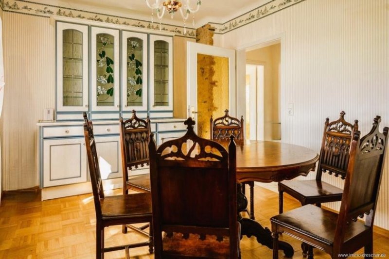Merchweiler Tolles Einfamilienhaus mit gehobener Ausstattung und großem Grundstück. Haus kaufen