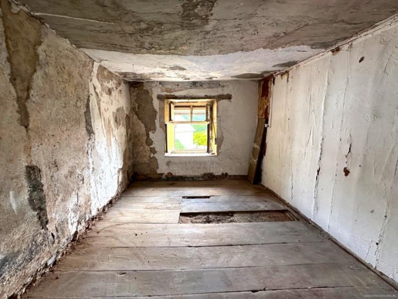 Nonnweiler Erwecke mich aus dem Dornröschenschlaf!
Reihenhaus in Kastel zur Sanierung Haus kaufen