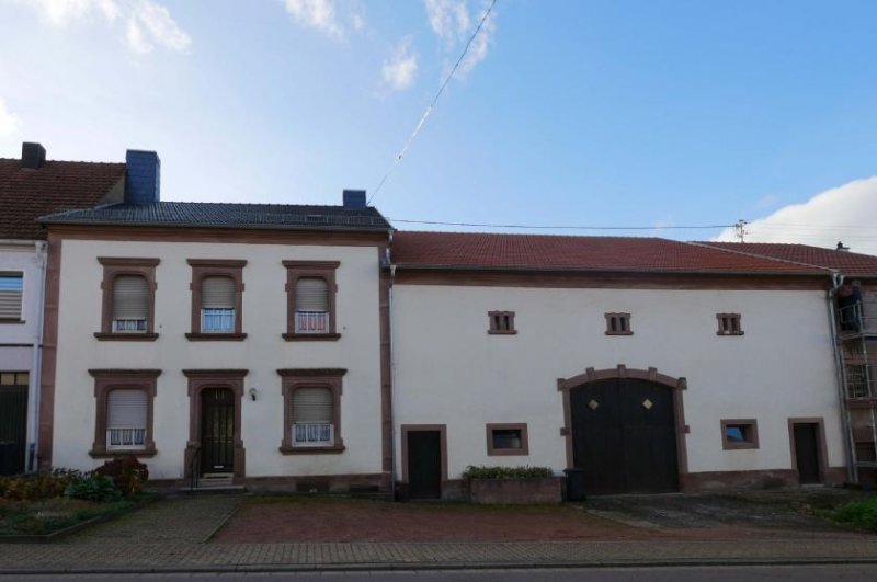 Merzig Bauernhaus mit großer Scheune und schönem Grundstück in Merzig OT Haus kaufen
