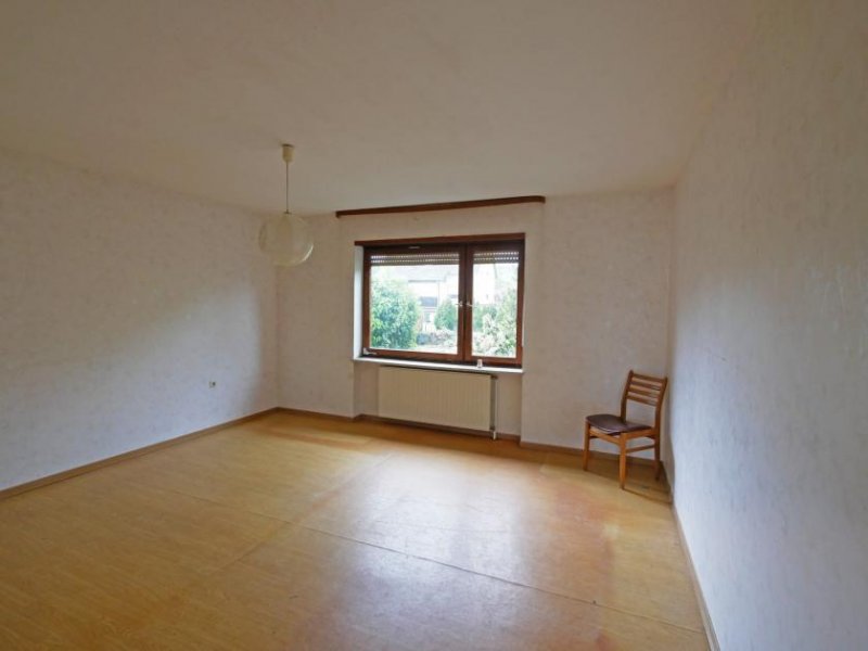 Merzig Freistehendes 1-2 FH (Sanierungsbedarf) mit Garten und Garage in toller Wohnlage von Merzig-Bietzen Haus kaufen