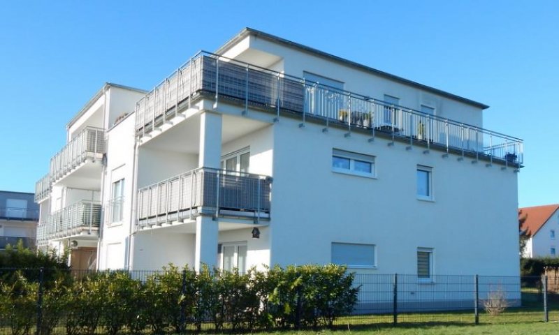 Losheim am See ETW mit 3 ZKB Terrasse, großem Gartenanteil und PKW-Stellplatz im Zentrum von Losheim am See zu verkaufen! Wohnung kaufen