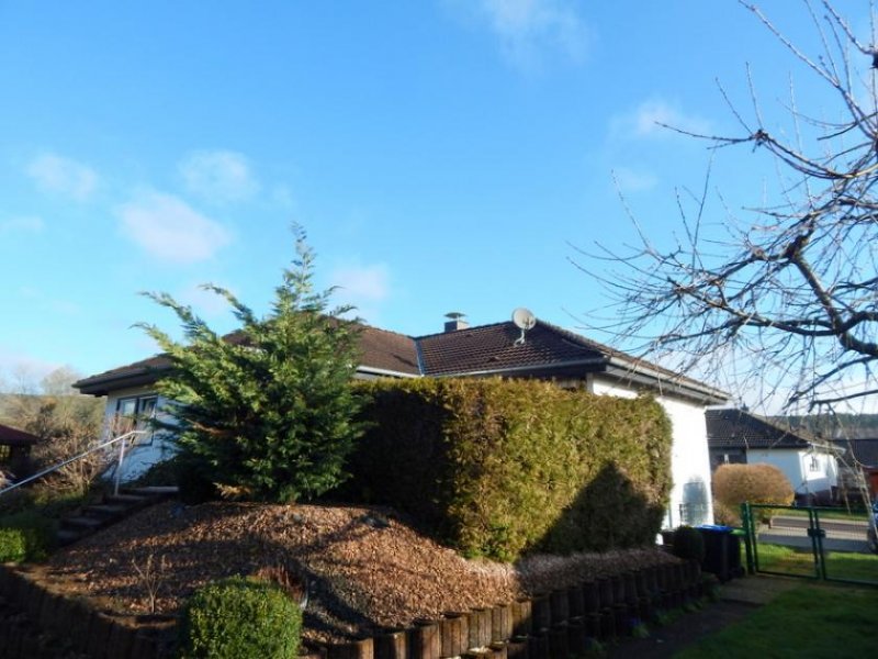 Weiskirchen *VERKAUFT*Gepflegter Bungalow mit Garage, Terrasse und Garten am Ortsrand von Rappweiler zu verkaufen! Haus kaufen