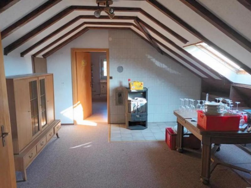 Pirmasens ObjNr:19384 - Freistehendes Zweifamilienhaus Haus kaufen