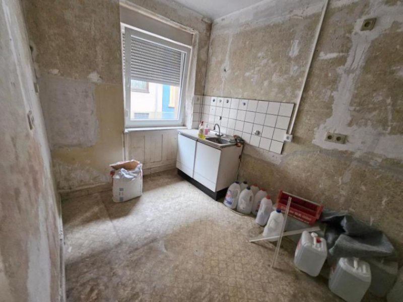 Pirmasens ObjNr:19582 - Renovierungsbedürftiges 4 Fam.-Mehrfamilienhaus in zentraler Lage Haus kaufen