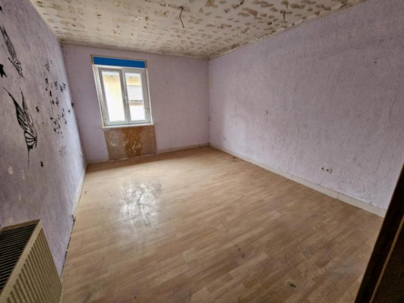 Pirmasens ObjNr:B-19582 - VIER Wohnungen zum Preis von einer; Sanierungsaufwand erforderlich Haus kaufen