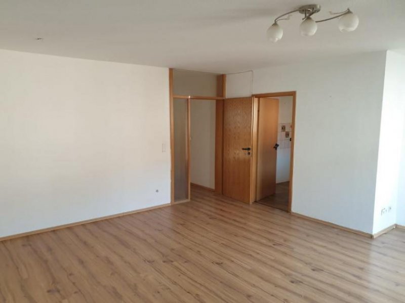 Ludwigshafen am Rhein ObjNr:B-18454 - Gut geschnittene 2,5 Zimmer ETW im 3. OG mit Balkon in Ludwigshafen Wohnung kaufen