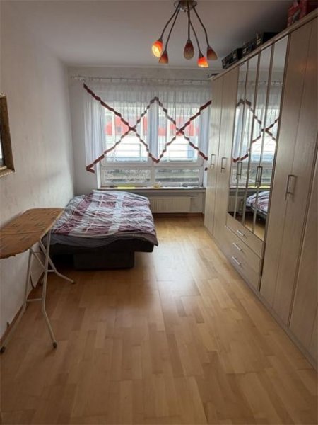 Ludwigshafen am Rhein LU: 2 ZKB – ETW MIT BALKON IN ZENTRALER LAGE GELEGEN! Wohnung kaufen