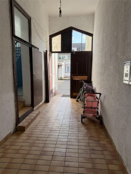 Ludwigshafen am Rhein AUFGEPASST KAPITALANLEGER! 3-FH + 2 WEITERE WOHNEINHEITEN MITTEN IN LU.-MUNDENHEIM MIT GUTER RENDITE Haus kaufen
