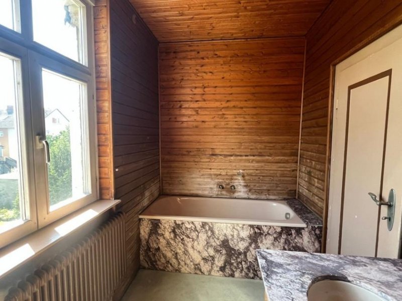 Ludwigshafen am Rhein Charmanter Altbau - sanierungsbedürftiges Einfamilienhaus mit Garten Haus kaufen