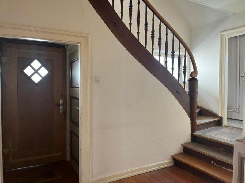 Ludwigshafen am Rhein Charmanter Altbau - sanierungsbedürftiges Einfamilienhaus mit Garten Haus kaufen