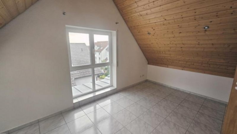 Ludwigshafen am Rhein ObjNr:19757 - Sehr gepflegte 3,5 Zi ET-Maisonettewohnung mit Balkon und PkW-Stellplatz in LU-Maudach Wohnung kaufen