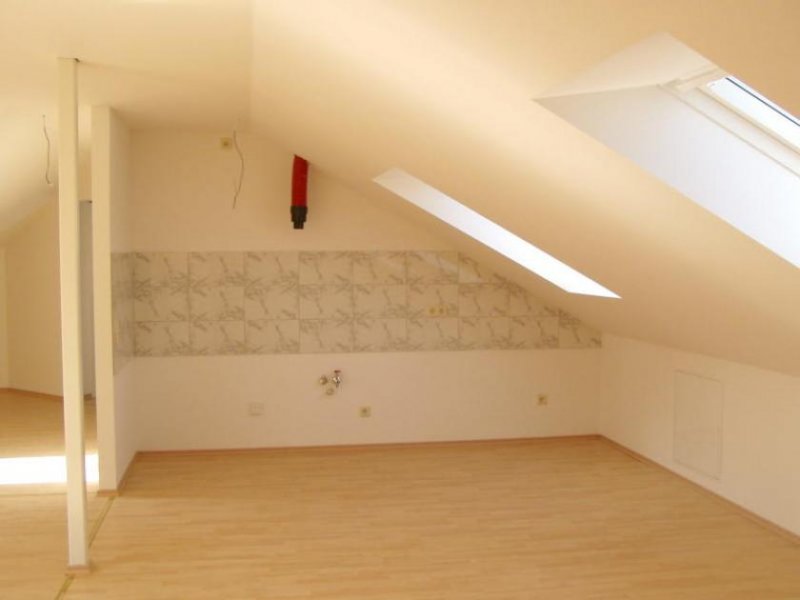 Beindersheim ObjNr:16134 - Traumwohnung in einem Dreifamilienhaus mit einem Tageslichtbad und Stellplatz Wohnung kaufen