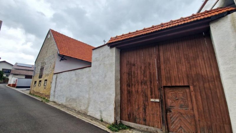 Kindenheim Schönes Eckgrundstück mit Haus und Scheune Haus kaufen
