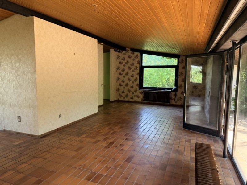 Marnheim EUPORA® Immobilien: Bungalow mit Garten und Garage in Marnheim. Haus kaufen
