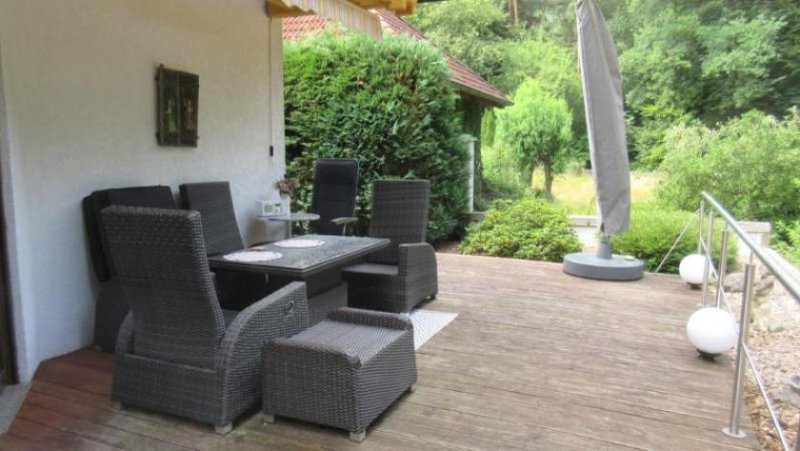 Carlsberg ObjNr:B-19735 - Topp EFH mit 2 Appartments, Ortsrandlage mit direktem Zugang zum Wald in Carlsberg Haus kaufen