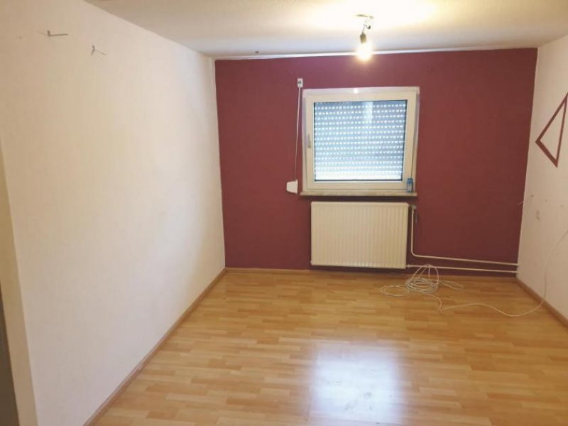 Elmstein ObjNr:B-16907 - Teilsaniertes Dreifamilienhaus mit Potenzial Haus kaufen