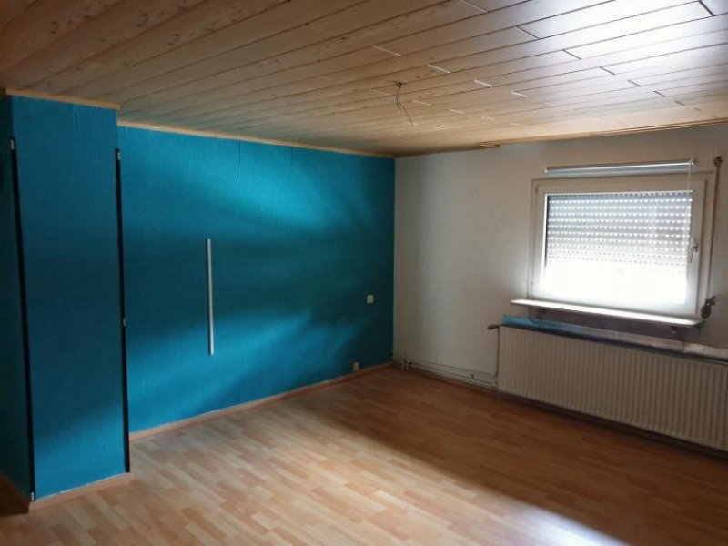 Elmstein ObjNr:B-16907 - Teilsaniertes Dreifamilienhaus mit Potenzial Haus kaufen