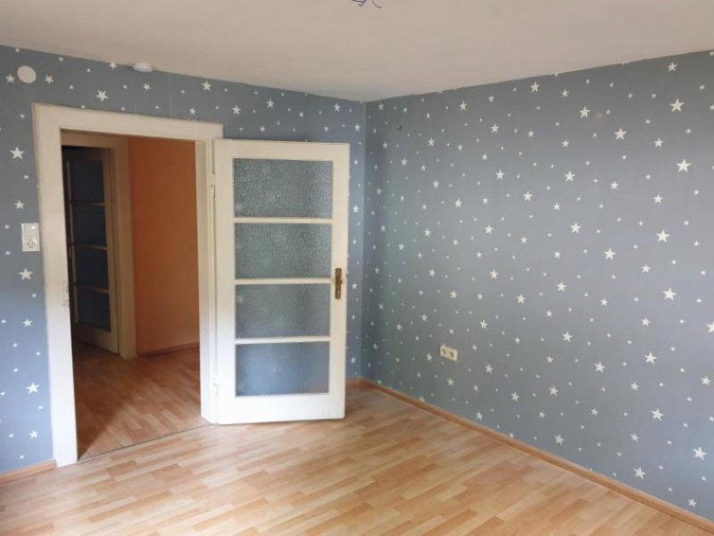 Elmstein ObjNr:B-16907 - Teilsaniertes Dreifamilienhaus mit Potenzial Haus kaufen