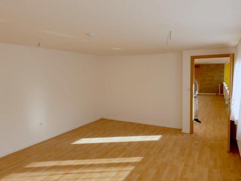 Elmstein ObjNr:B-16907 - Teilsaniertes Dreifamilienhaus mit Potenzial Haus kaufen