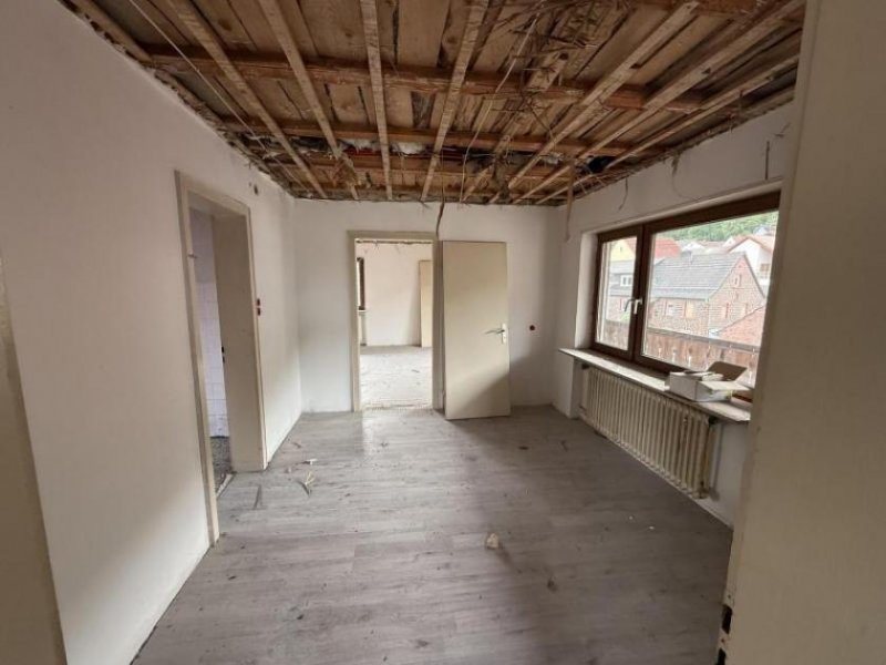 Esthal ObjNr:19709 - Großzügig geschnittenes Einfamilienhaus Haus kaufen