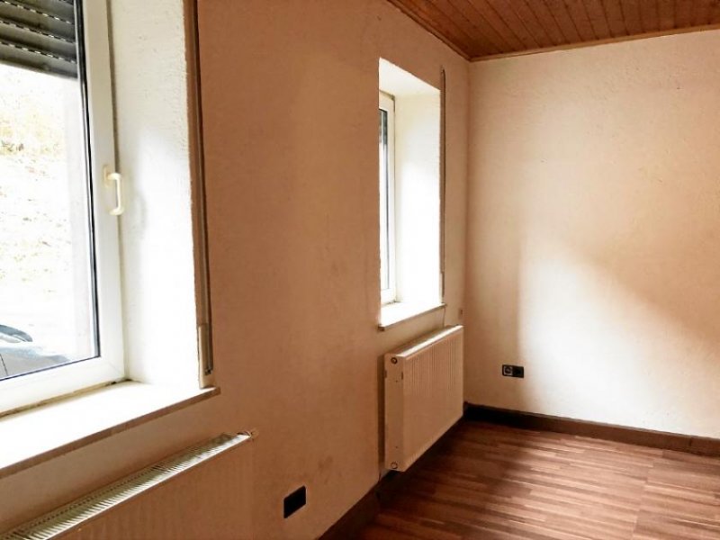 Lindenberg (Landkreis Bad Dürkheim) Reihenmittelhaus, 2-gesch., voll unterkellert, Terrasse, kl. Garten zwischen Neustadt u. Lambrecht Haus kaufen